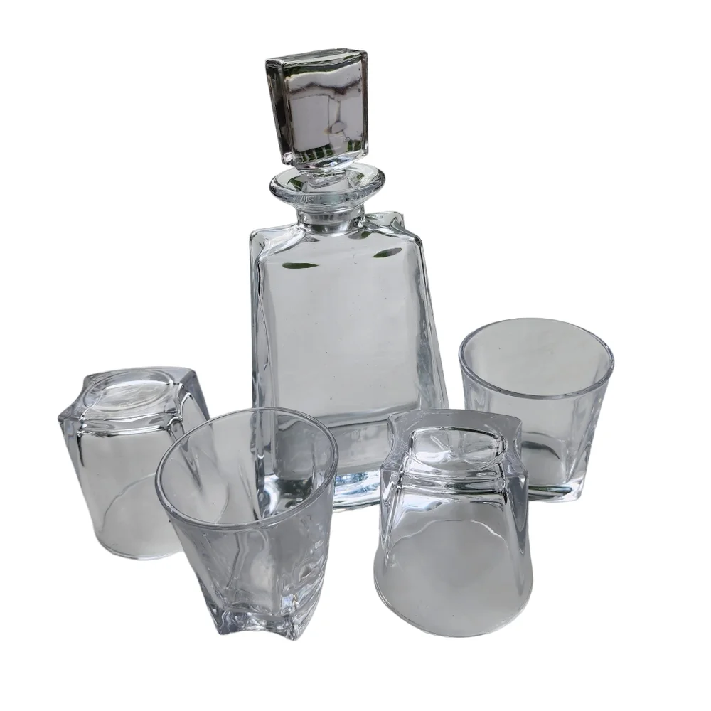 JoyJolt Glassware Luna Whiskey Crystal Decanter And Glass Set of‎ 6